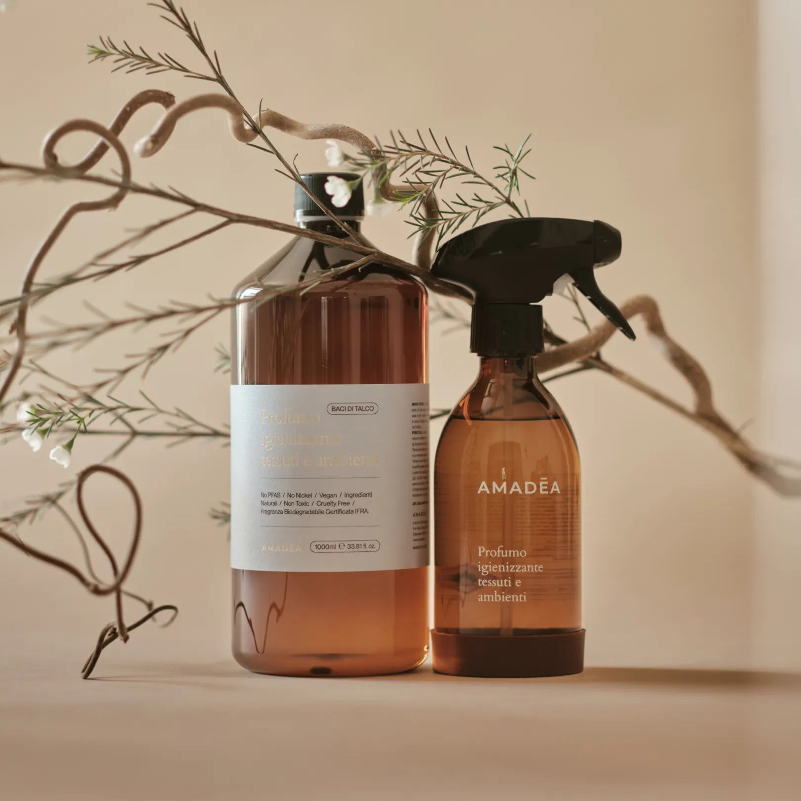 Kit Profumo "Baci di Talco": igienizzante tessuti e ambienti 300ml + 1 Litro