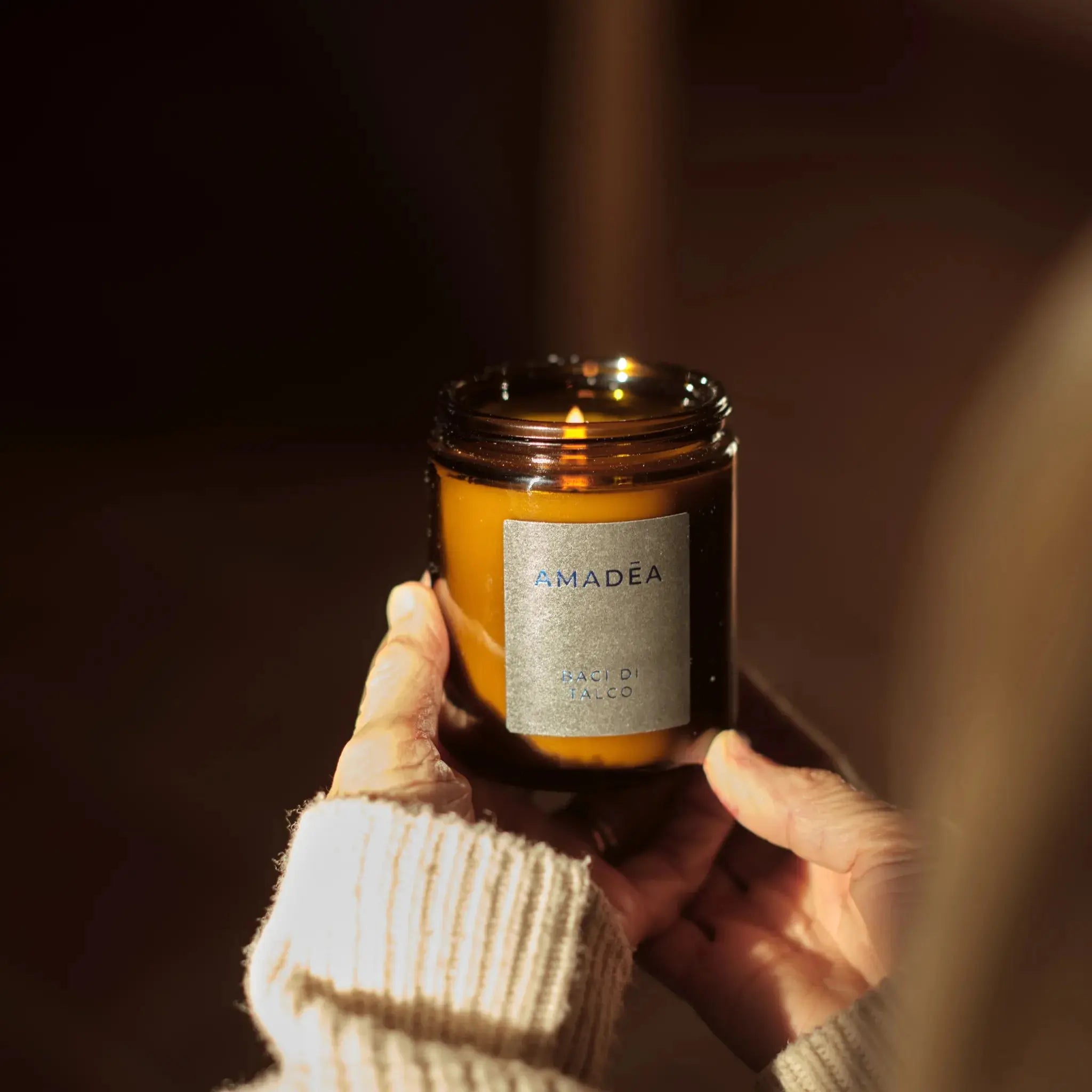 Candela "Baci di Talco" - profumata e mangiaodori AMADĒA HOME