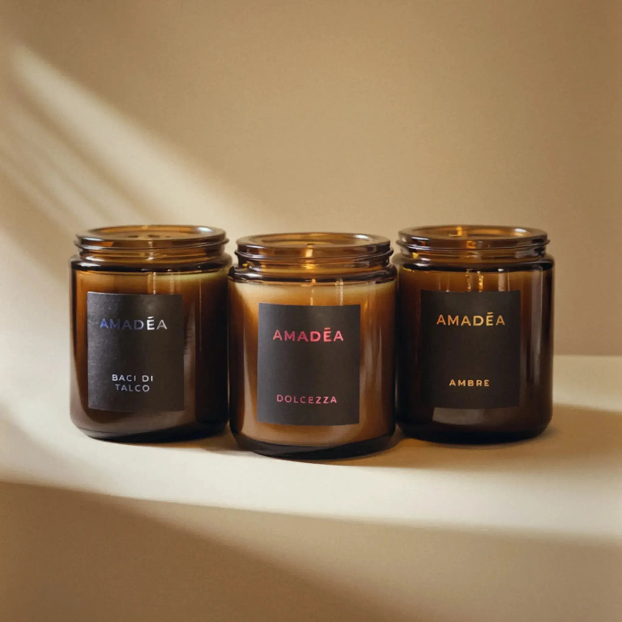 Kit 3 Candele Amadēa - "Dolcezza" + "Ambrè" + "Baci di Talco" AMADĒA HOME