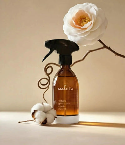 Profumo "Cotone di Camelia" igienizzante tessuti e ambienti 300ml AMADĒA HOME