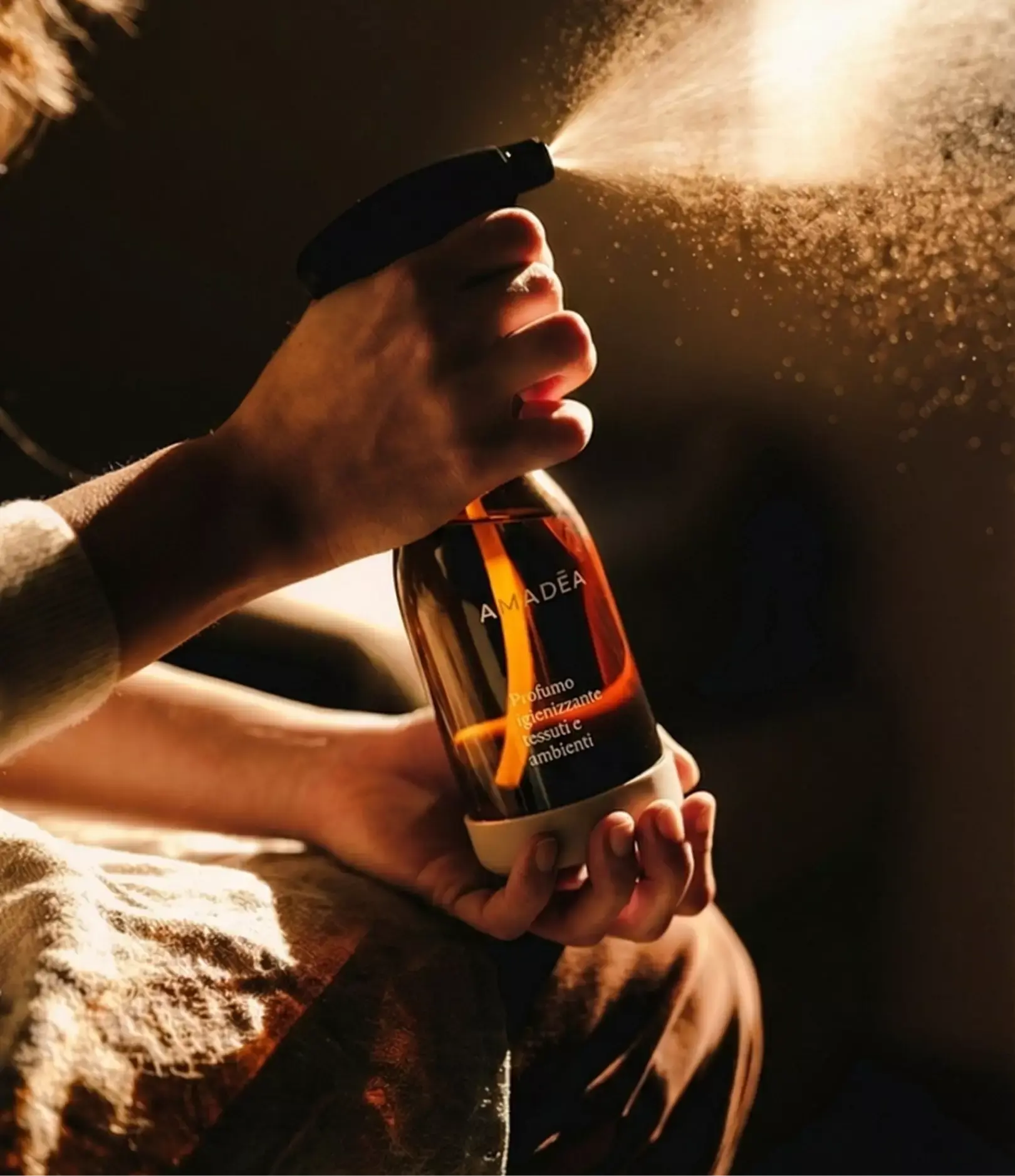 Profumo "Cotone di Camelia" igienizzante tessuti e ambienti 300ml AMADĒA HOME