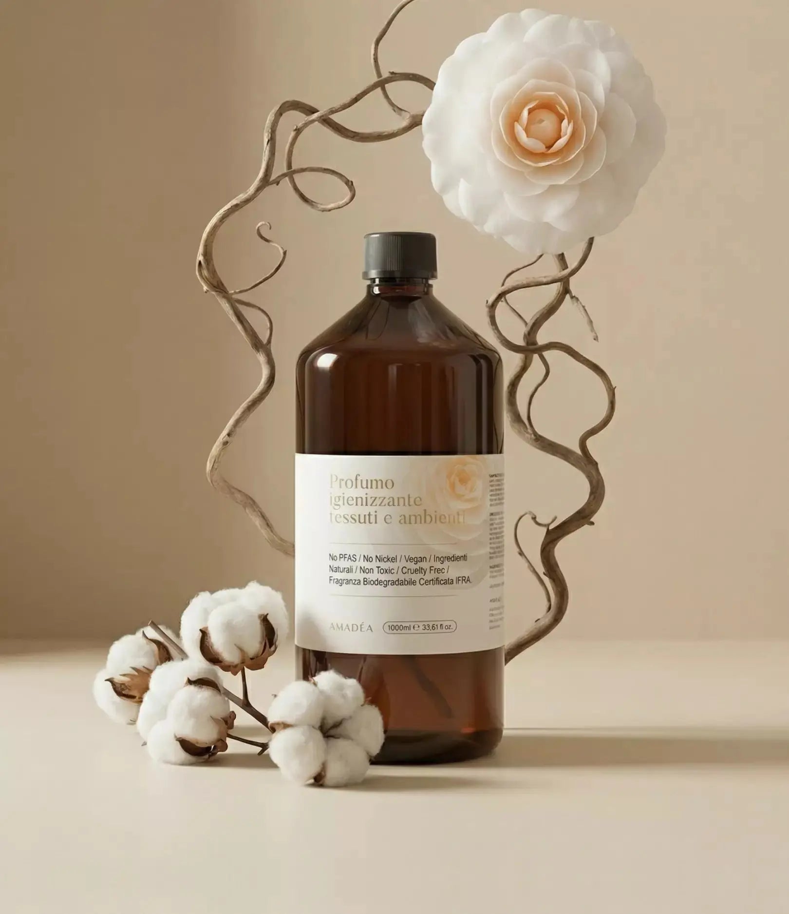Profumo "Cotone di Camelia" igienizzante tessuti e ambienti - Ricarica da 1L AMADĒA HOME