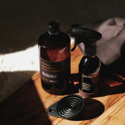 Kit Profumo "Classic" igienizzante tessuti e ambienti 300ml + 1 Litro AMADĒA HOME
