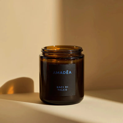 Candela "Baci di Talco" - profumata e mangiaodori AMADĒA HOME