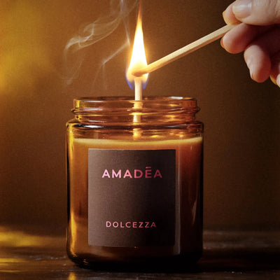 Candela "Dolcezza" - profumata e mangiaodori AMADĒA HOME